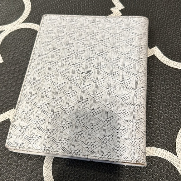 GOYARD Goyardine Agenda /book Cover White 9x6.5 - Picture 3 of 6